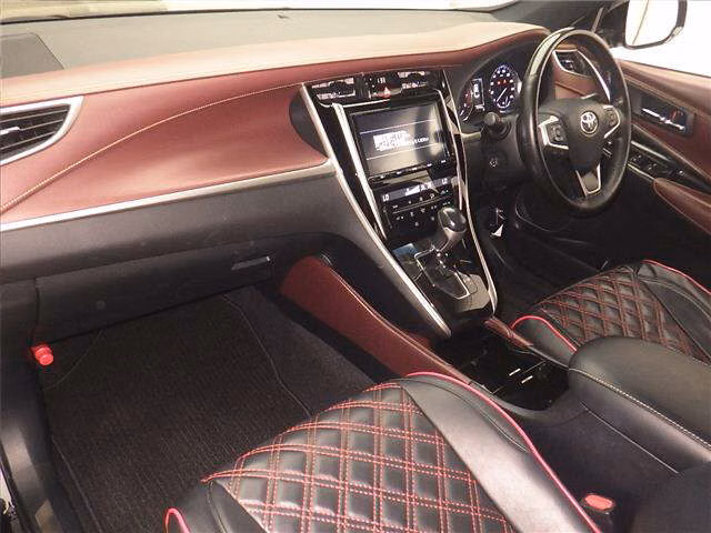 TOYOTA HARRIER