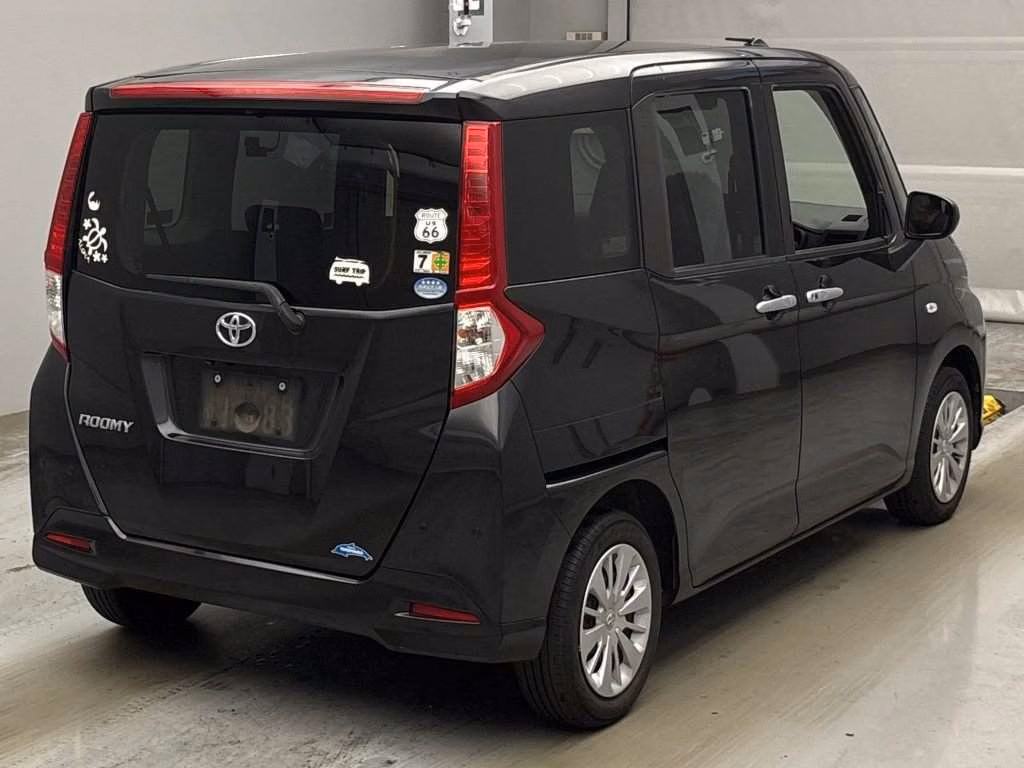 TOYOTA ROOMY