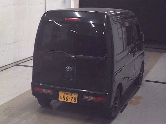 TOYOTA PIXIS VAN