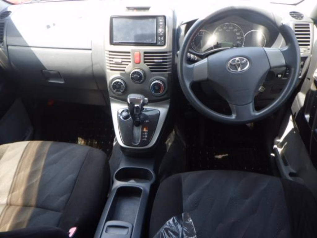 TOYOTA RUSH