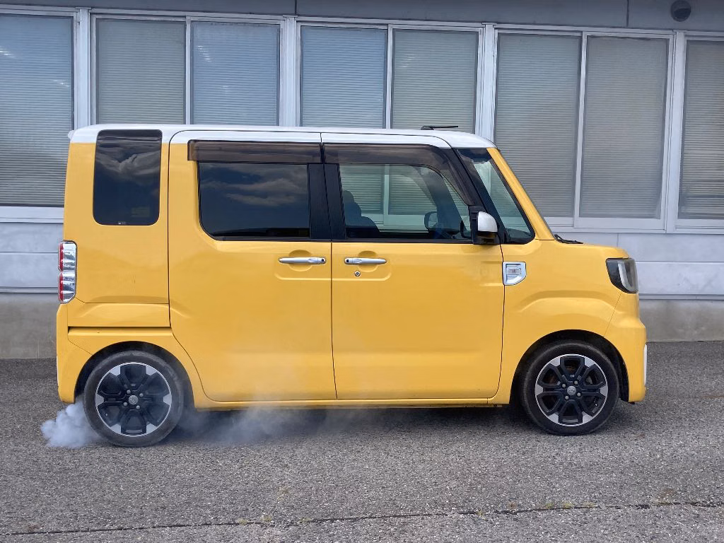 DAIHATSU WAKE