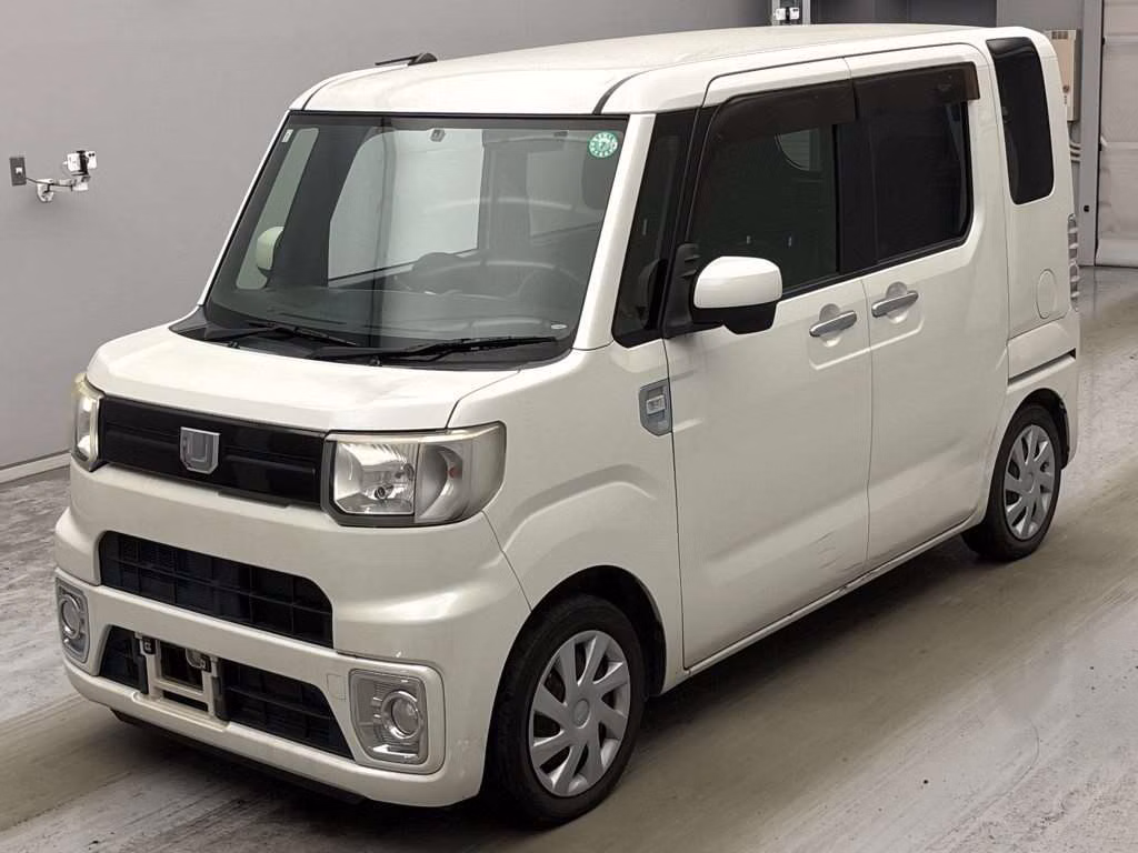 DAIHATSU WAKE
