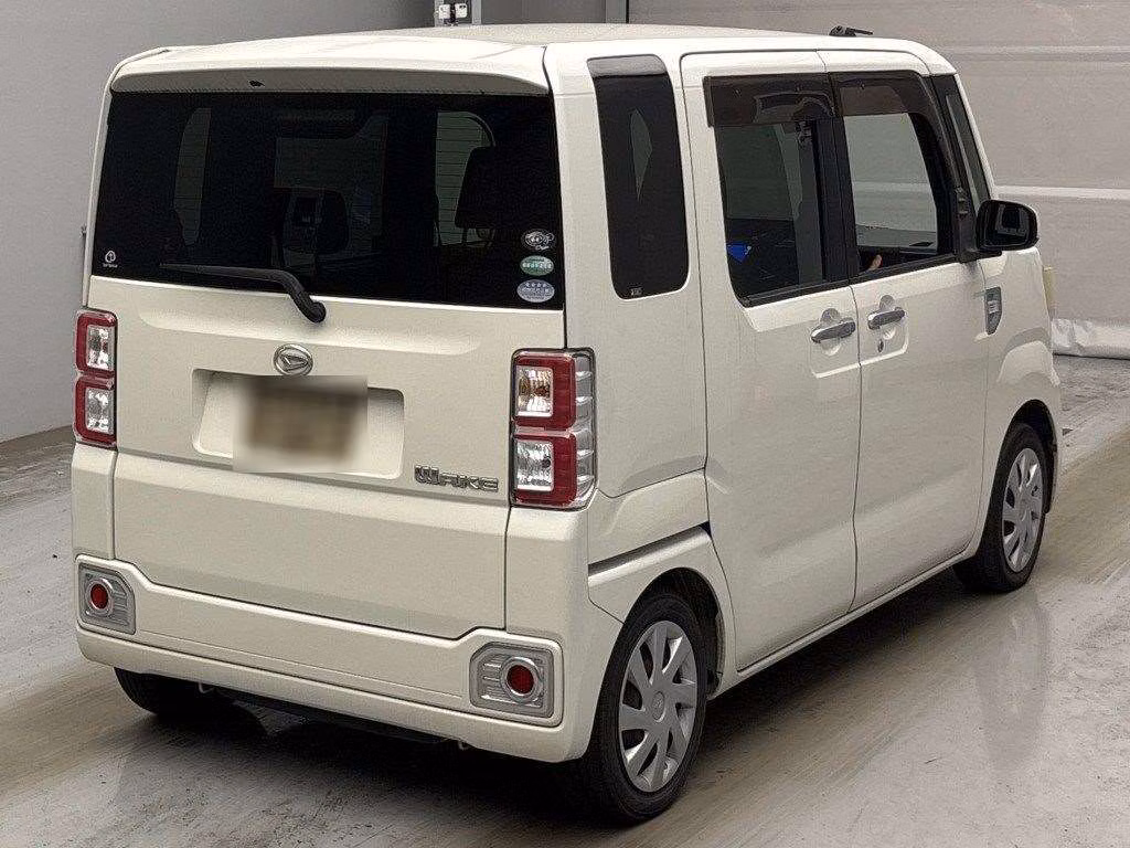 DAIHATSU WAKE