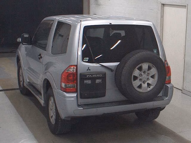 MITSUBISHI PAJERO
