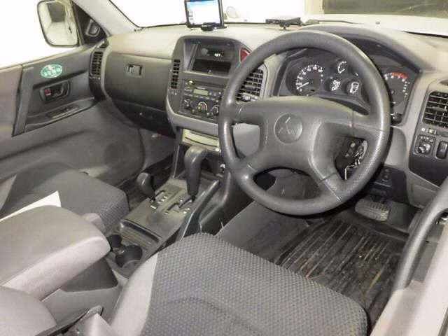 MITSUBISHI PAJERO