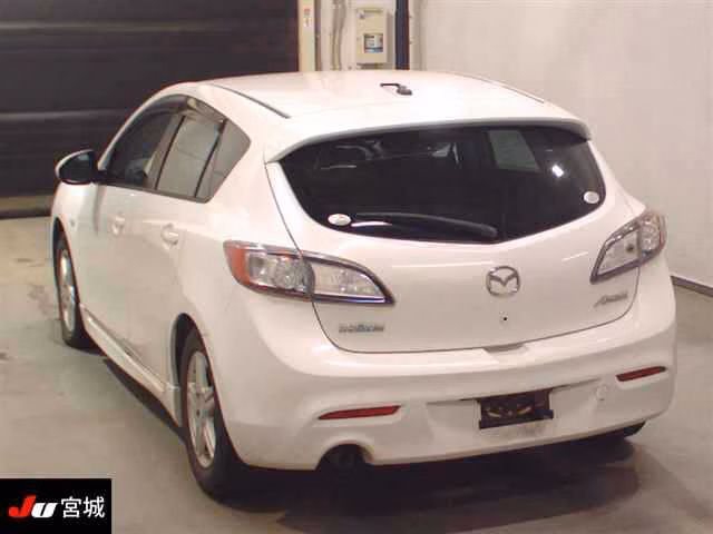 MAZDA AXELA