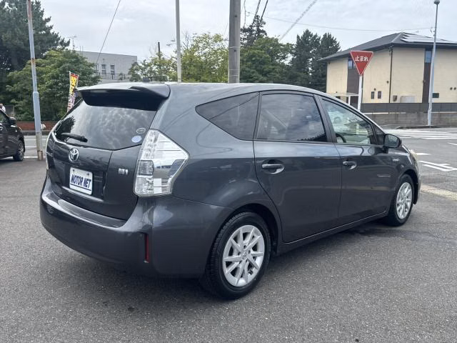 TOYOTA PRIUS ALPHA
