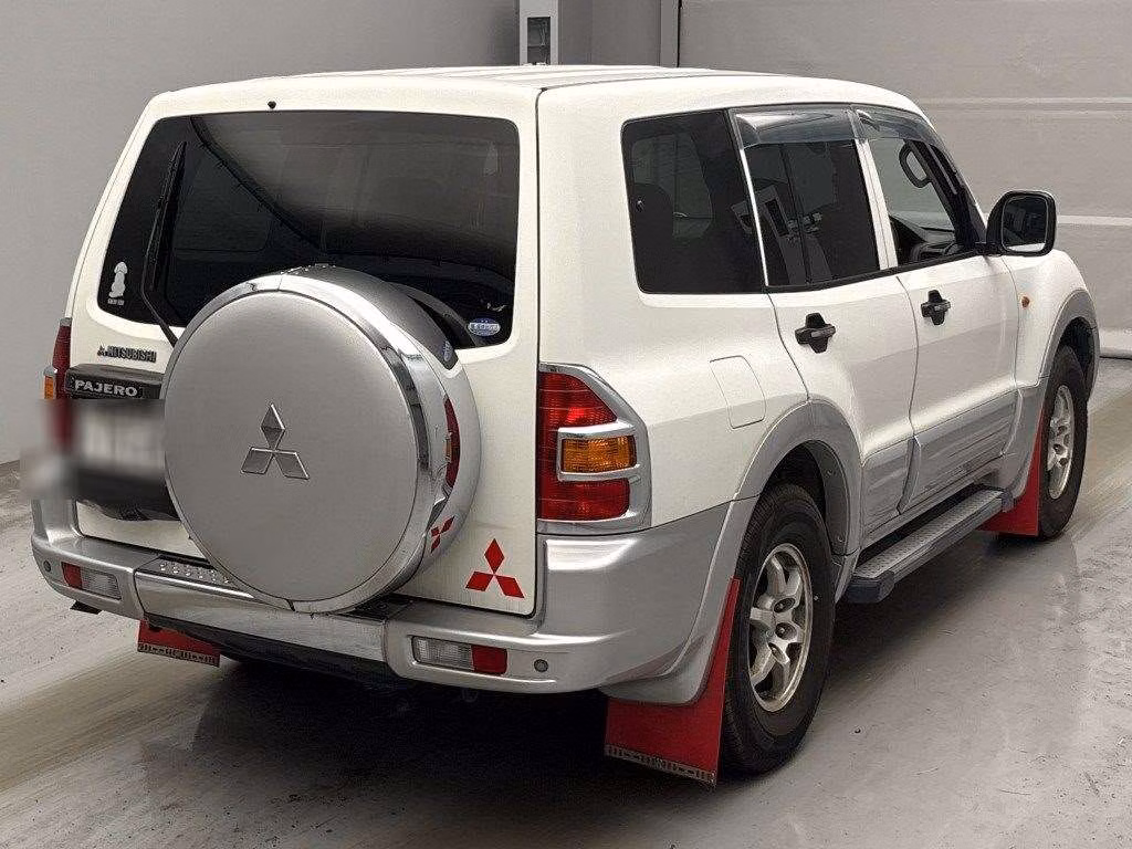 MITSUBISHI PAJERO