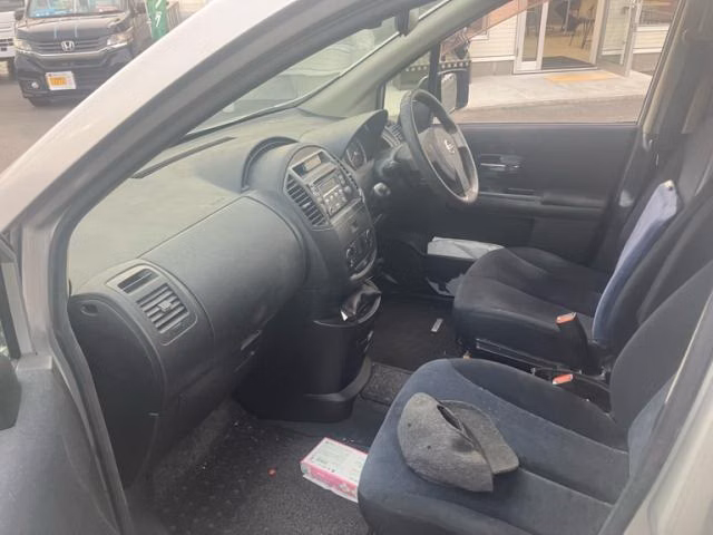 NISSAN LAFESTA