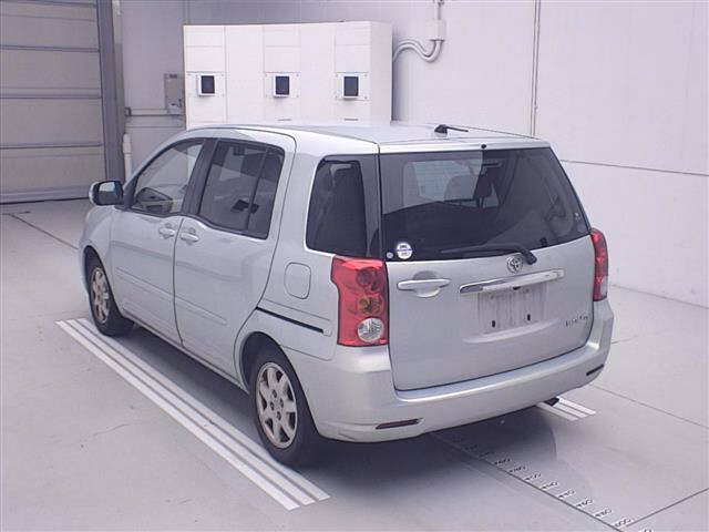 TOYOTA RAUM