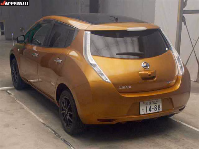 NISSAN LEAF