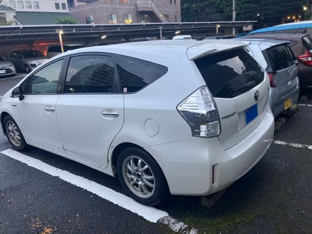 TOYOTA PRIUS ALPHA