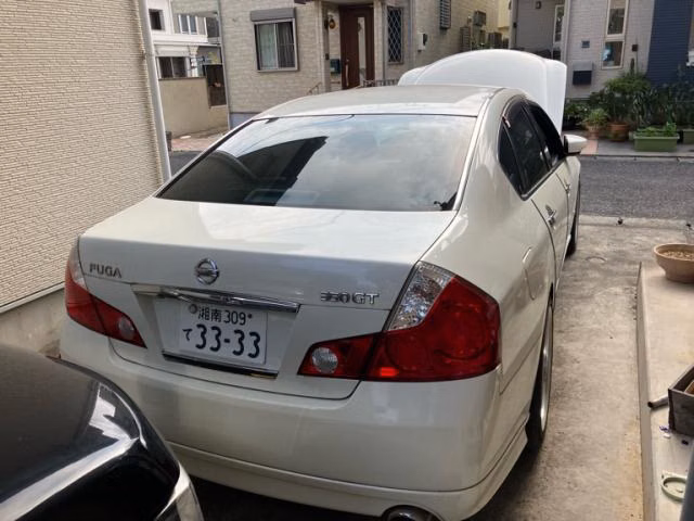 NISSAN FUGA
