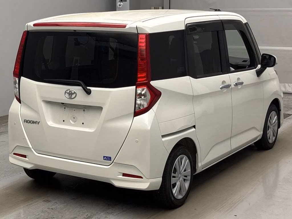 TOYOTA ROOMY