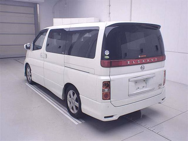 NISSAN ELGRAND