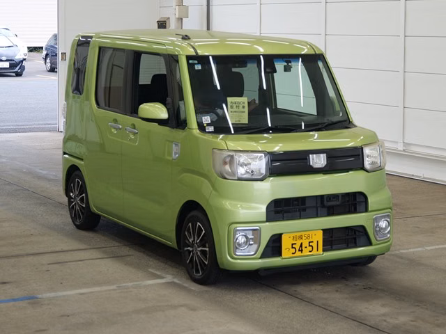 DAIHATSU WAKE