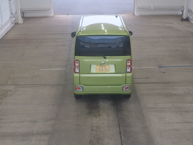 DAIHATSU WAKE