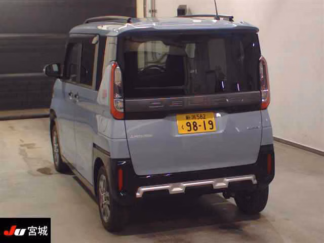 MITSUBISHI DELICA MINI