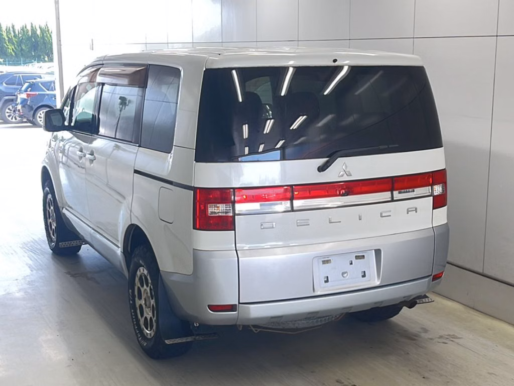 MITSUBISHI DELICA D:5