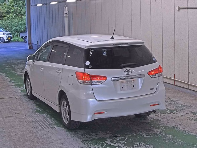 TOYOTA WISH