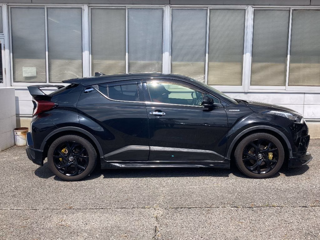 TOYOTA C-HR