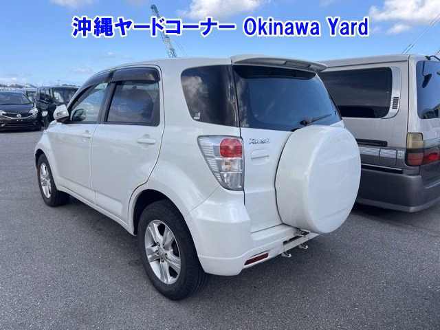 TOYOTA RUSH