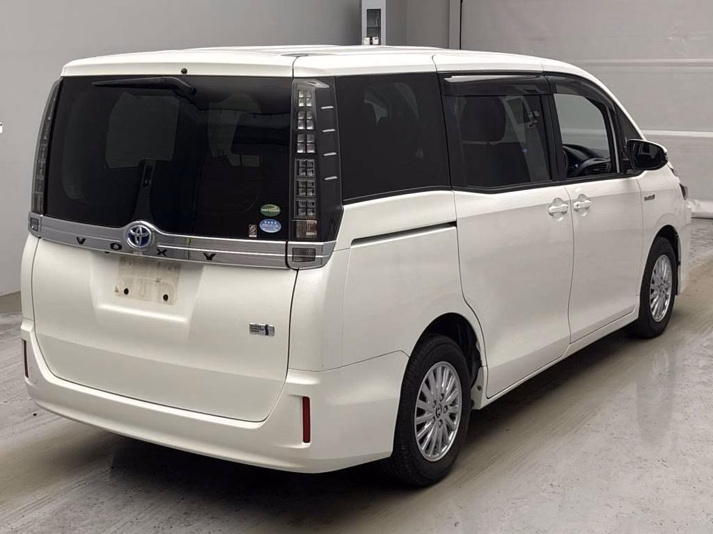 TOYOTA VOXY