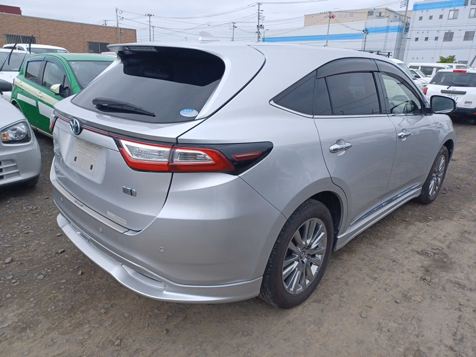TOYOTA HARRIER