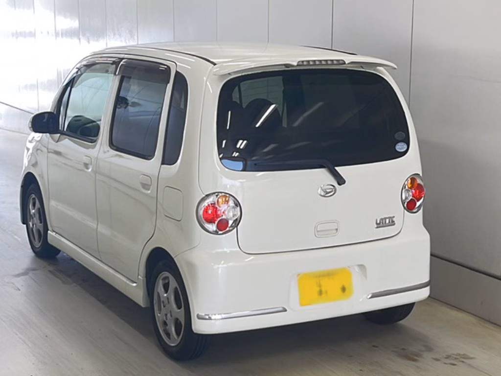 DAIHATSU MOVE LATTE