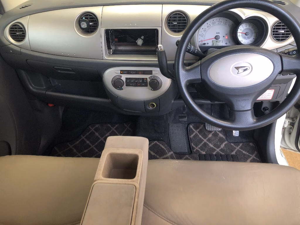 DAIHATSU MOVE LATTE