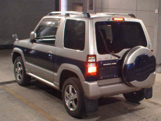 MITSUBISHI PAJERO MINI