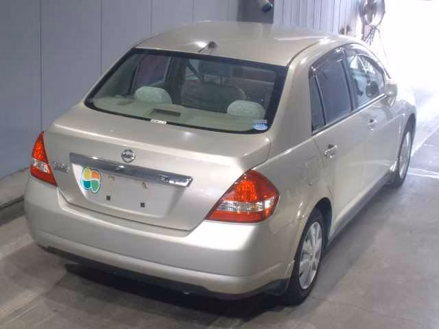 NISSAN TIIDA LATIO