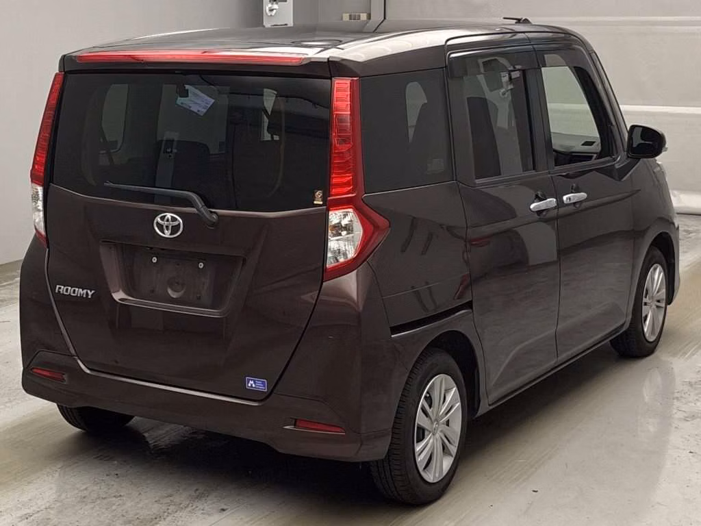 TOYOTA ROOMY