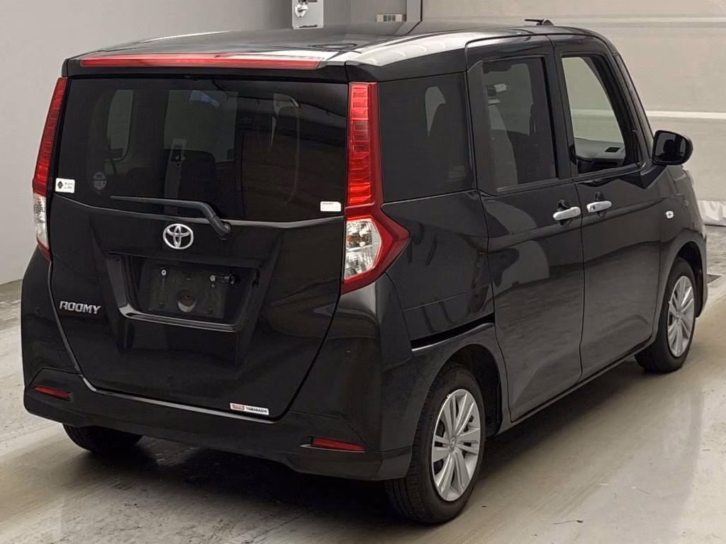 TOYOTA ROOMY