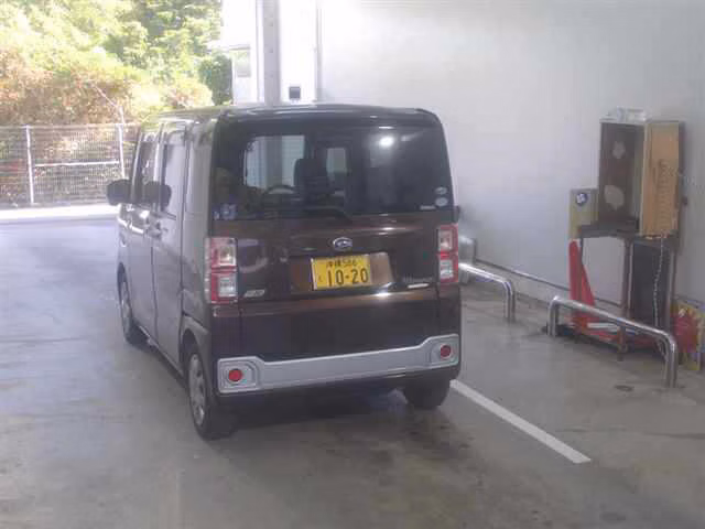 DAIHATSU WAKE