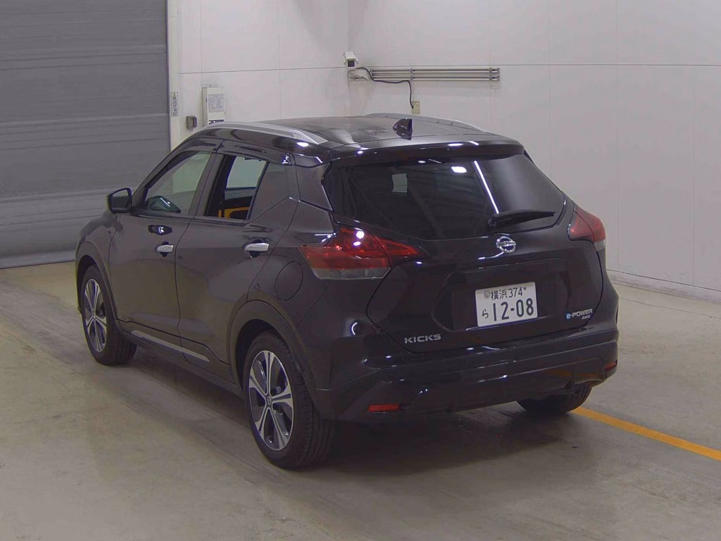 NISSAN KICKS