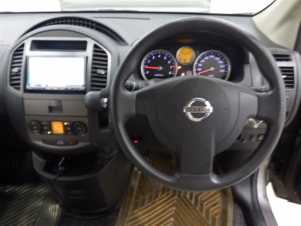 NISSAN LAFESTA