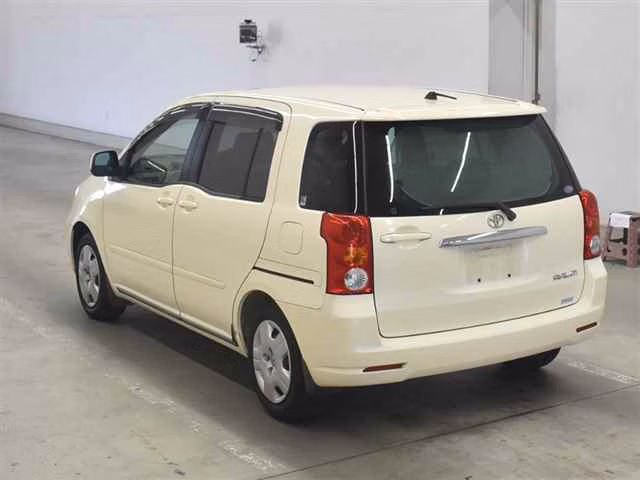 TOYOTA RAUM