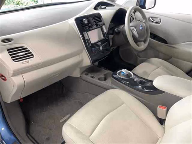 NISSAN LEAF