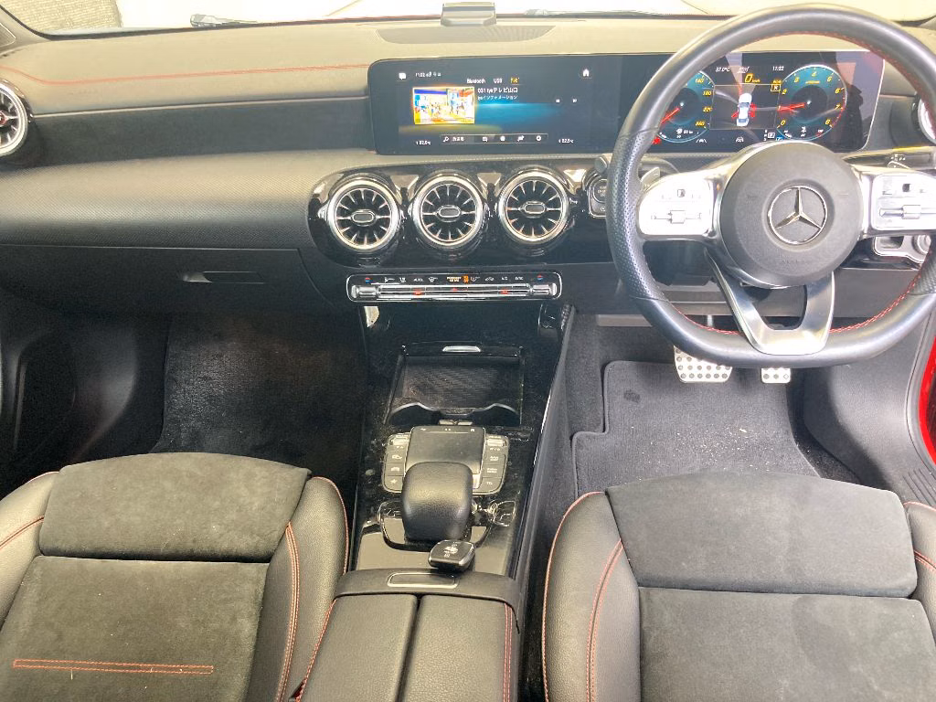 MERCEDES-BENZ CLA-CLASS