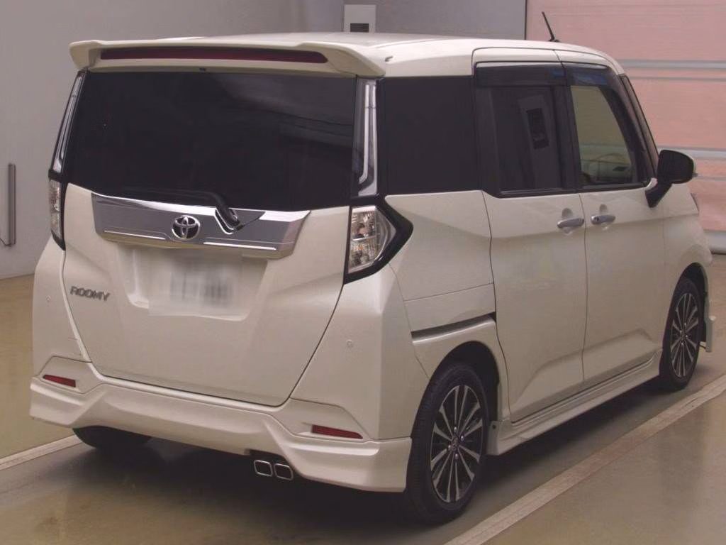TOYOTA ROOMY