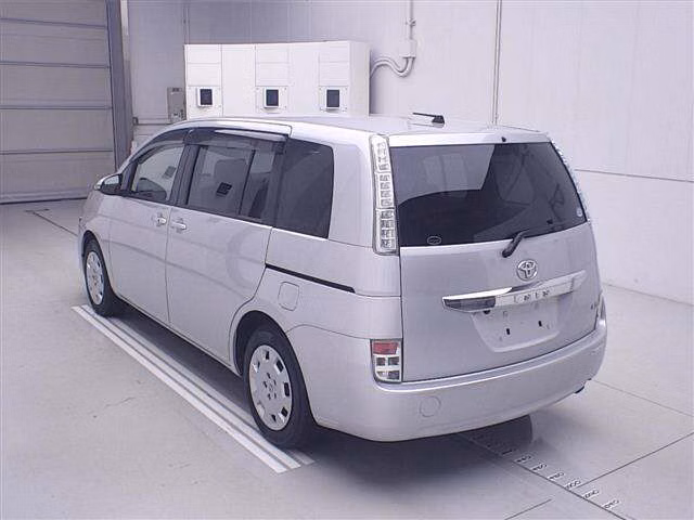 TOYOTA ISIS