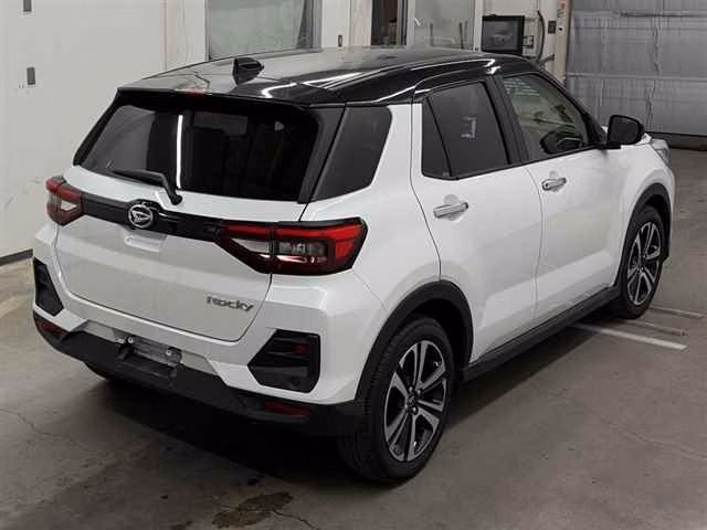 DAIHATSU ROCKY