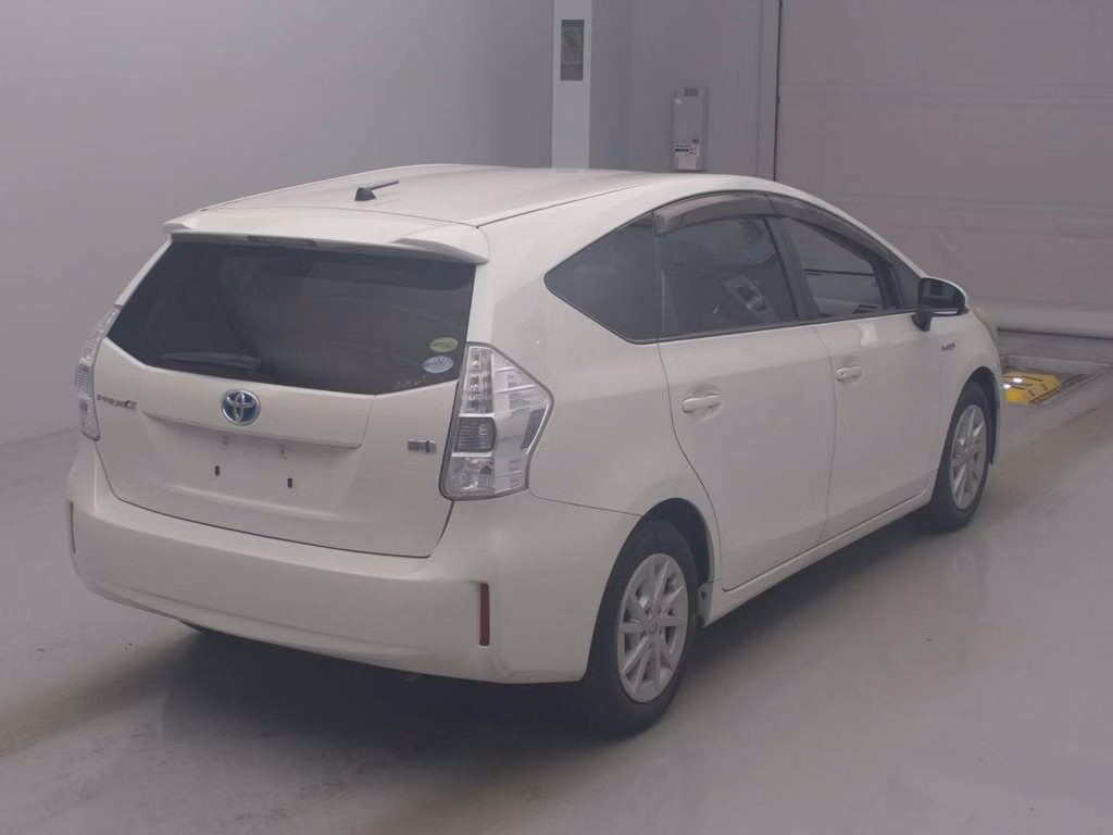 TOYOTA PRIUS ALPHA