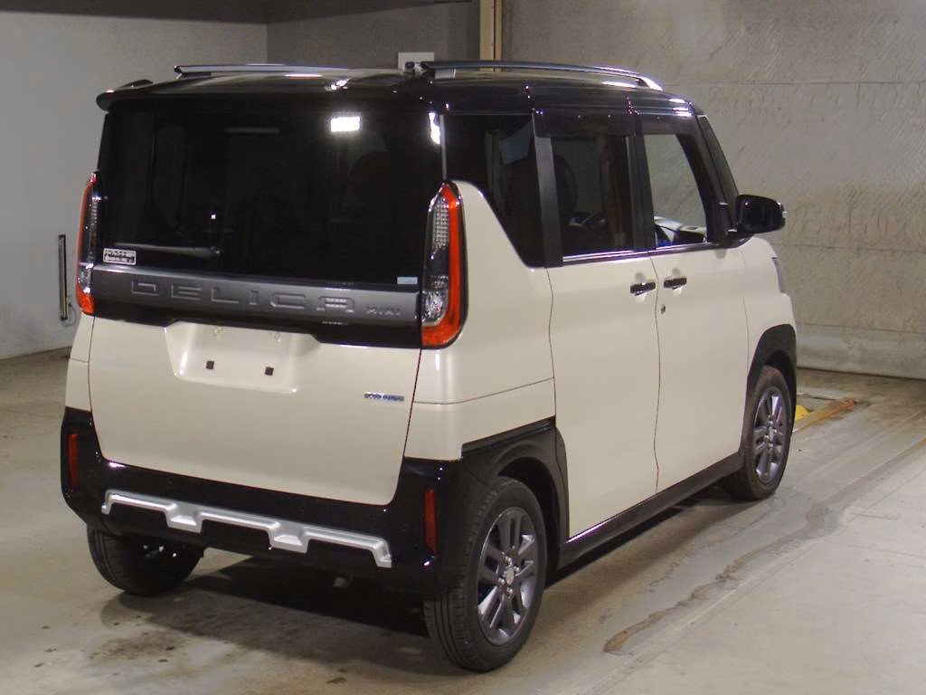 MITSUBISHI DELICA MINI