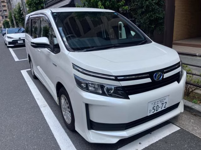 TOYOTA VOXY