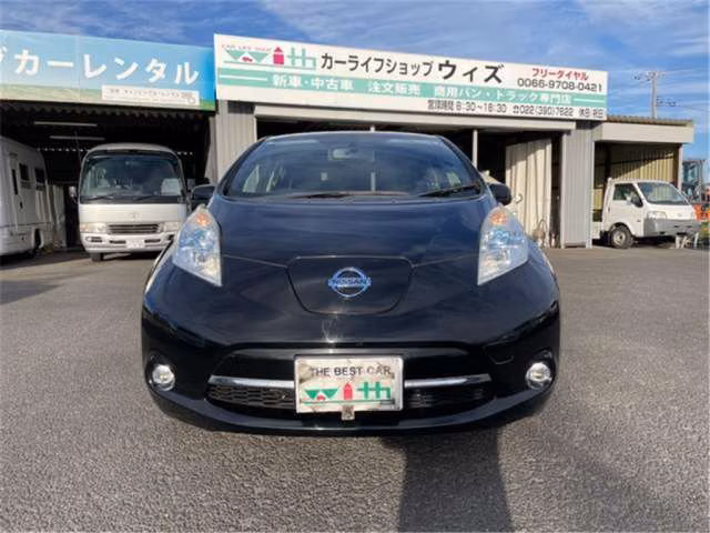 NISSAN LEAF