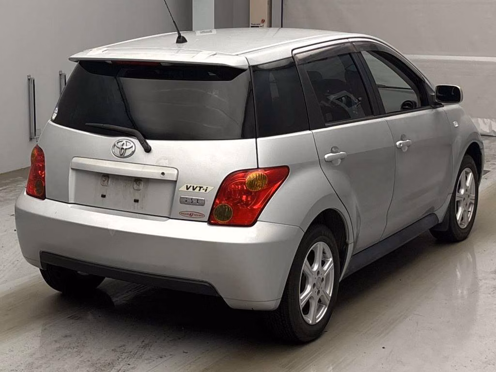 TOYOTA IST