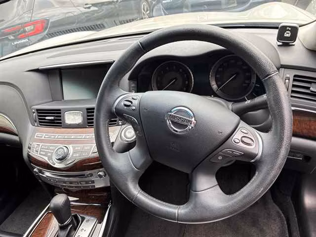 NISSAN FUGA