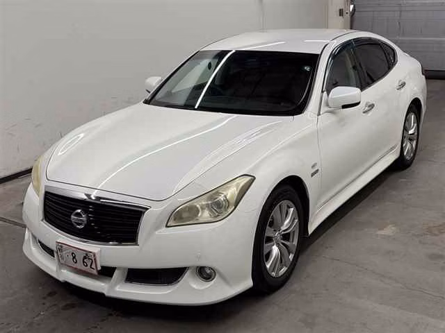 NISSAN FUGA
